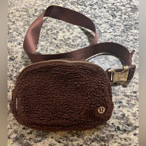 Lululemon everywhere belt bag brown fleece